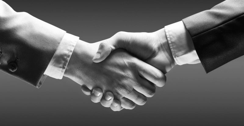 Agence sept24 | Communications marketing - hand shake